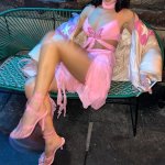 Dua Lipa pink heels