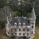 Abandoned mansion in France meme