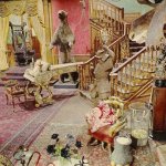 Addams Family Home, Color