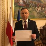 Duda z kartką