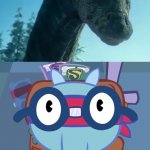 Sniffles meets an Apatosaurus | It's beautiful | image tagged in surprised sniffles htf,jurassic park,jurassic world,dinosaur,happy tree friends,animals | made w/ Imgflip meme maker