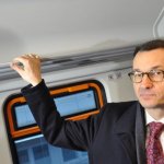 Morawiecki w pociągu