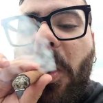 Daniele fuma GIF Template