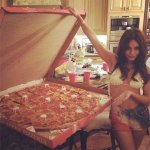 Vanessa Hudgens pizza