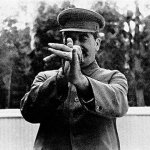 Easy dioporco Stalin applaude perché c'è figa! meme