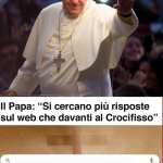 Papa web o crocifisso