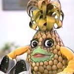 Ananas eyes wide