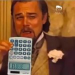 Leonardo Di Caprio jugando con calculadora Fondo verde #74928
