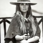RAQUEL WELCH HANNIE CAULDER WITH PISTOL