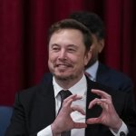 Elon Musk Makes a Heart