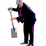 Amlo pendejo cavando con pala