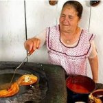 Señora ya están mis enchiladas