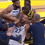 Draymond Headlock