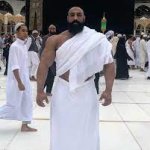 chad infront of kaaba meme