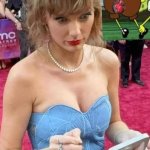 TAYLOR SWIFT SHOCKED FACE, PHONE