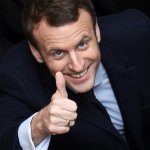 Macron approuve