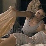 Twilight Edward tapa a bella en la cama