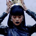 Rihanna crown