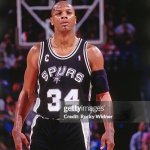 San Antonio Spurs Re-Sign Terry Cummings