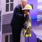 Trump kiss