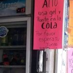 Ponte gel en la cola