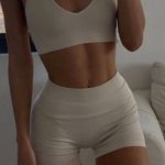 Tight as hell sports bra! Today was legs and glutes day!