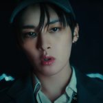 LEE KNOW STRAY KIDS