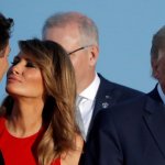 trudeau kissing melania