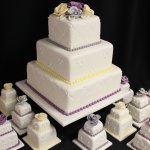 Big cake and small cakes