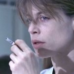 Sarah Connor smoking