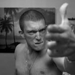 La Haine finger gun meme