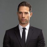 Miguel Garza (Sebastián Rulli) in El Dragón