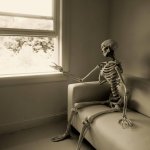 Waiting-Skeleton