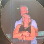 coldplay-kiss-cam-couple