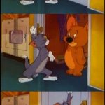 Tom scare at the door