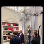 Trump showing his hat to zelensky and macron