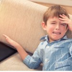 Kid cries on the tablet