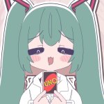 Miku with UNO card