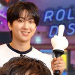 Changbin middlefinger