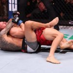 Charles oliveira gamrot choke meme