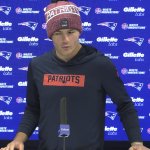 Drake maye sees a booty