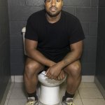 Kanye West hace caca en el baño y todos en el baño dicen que la