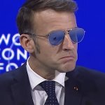 Macron hangr6