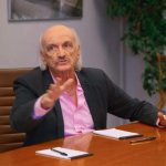 this guy keep farting