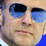 Macron aviator
