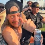Kid rock sucks