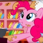 Pinkie pie baking