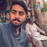 Bande pe: "Selfie game strong hai meri!" Uncle pe: "Beta, WiFi k