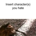 Frilled-Neck Lizard Tells Who To Go Away