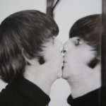 Ringo Starr kissing mirror